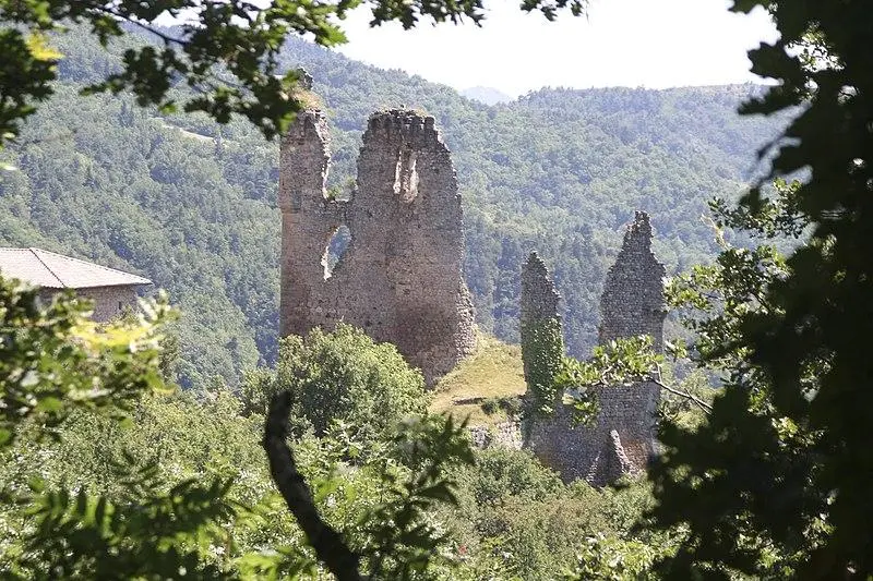 Foto de Castillo de Tourrette - Charcutaille - © Creative Commons (https://creativecommons.org/licenses/by-sa/4.0/deed.fr)