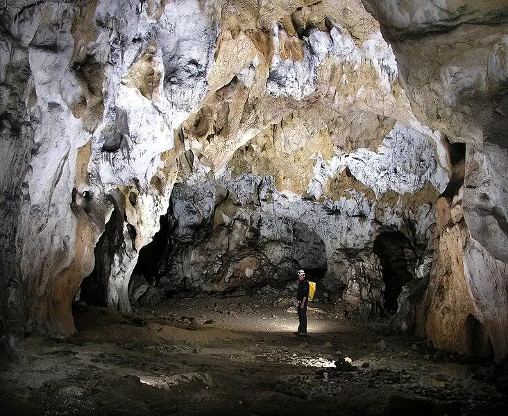 Foto de Cueva de derrack - JYB Devot - © Creative Commons (https://creativecommons.org/licenses/by-sa/4.0/deed.fr)