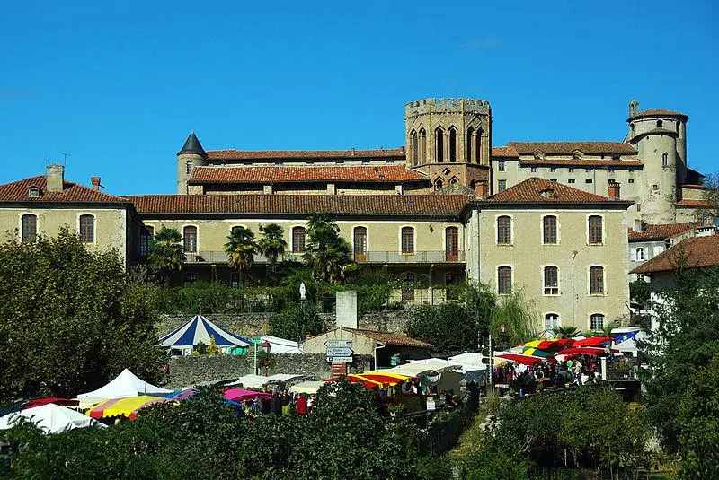 Foto de Antiguo Hôtel Dieu, actualmente Héctor Residencia de Ossun - PierreG 09 - © Creative Commons (https://creativecommons.org/licenses/by-sa/4.0/deed.fr)