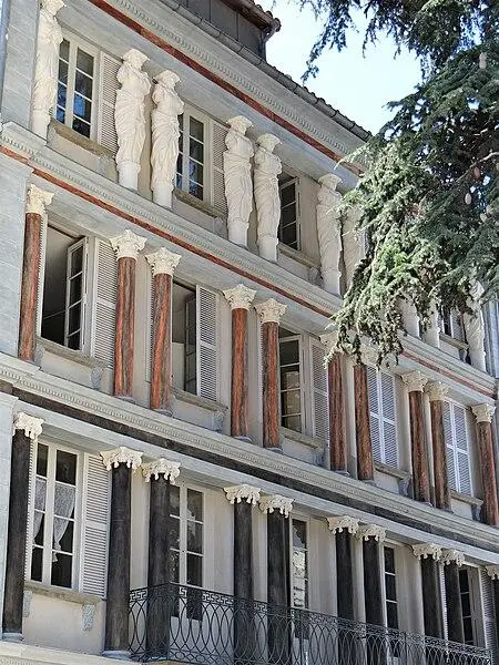 Picture of Building called Ciatrics House - MOSSOT - © Creative Commons (https://creativecommons.org/licenses/by-sa/4.0/deed.fr)