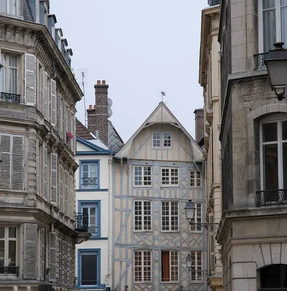 Foto de Edificio - Galerie photo de thefunny42 - © Creative Commons (https://creativecommons.org/licenses/by-sa/4.0/deed.fr)