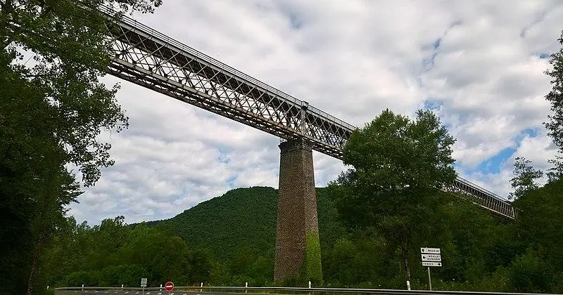Picture of Sumène viaduct (also in commune of Méallet) - Robin Chubret - © Creative Commons (https://creativecommons.org/licenses/by-sa/4.0/deed.fr)