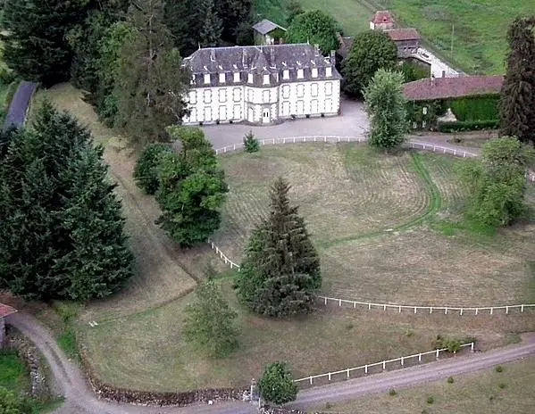 Foto di Château de Clavières - NdFrayssinet - © Creative Commons (https://creativecommons.org/licenses/by-sa/4.0/deed.fr)