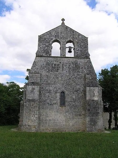 Picture of Saint-Clément Church - rosier - © Creative Commons (https://creativecommons.org/licenses/by-sa/4.0/deed.fr)