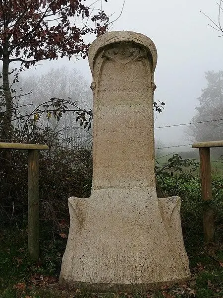 Foto von Gedenkdenkmal an Paul Nozat - Xfigpower - © Creative Commons (https://creativecommons.org/licenses/by-sa/4.0/deed.fr)