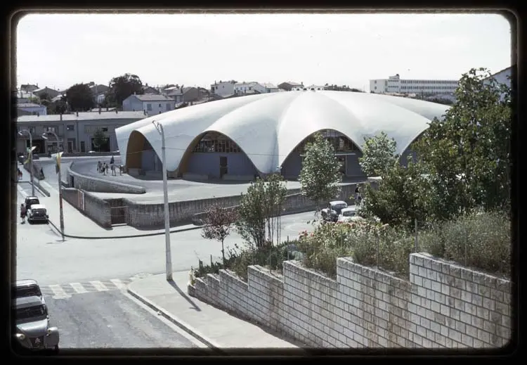 Picture of Covered market - POP Plateforme Ouverte du Patrimoine / Base Mérimée - © André Édouard/Studio des Grands Augustins, Ministère de la Culture (France), Médiathèque du patrimoine et de la photographie, diffusion GrandPalaisRmn Photo