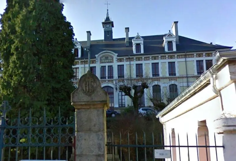Picture of Edmond-Perrier high school - Mikl194VF - © Creative Commons (https://creativecommons.org/licenses/by-sa/4.0/deed.fr)