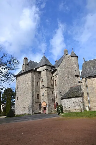 Picture of Sainte-Fortunade castle - Marianne Casamance - © Creative Commons (https://creativecommons.org/licenses/by-sa/4.0/deed.fr)