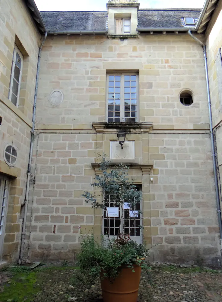 Foto di Hotel Marqueyssac Salès - Sous licence Creative Commons (https://creativecommons.org/licenses/by-sa/4.0/deed.fr) - Par MOSSOT - © Creative Commons (https://creativecommons.org/licenses/by-sa/4.0/deed.fr)