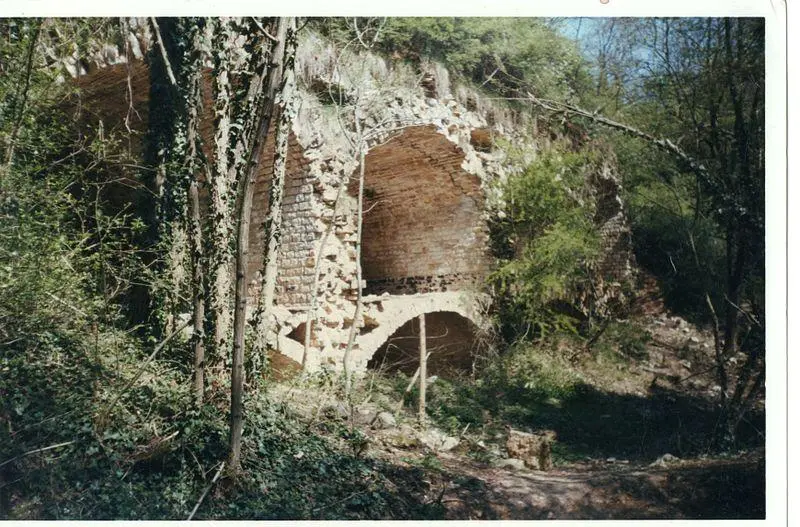 Foto de Fort d'Asnières - Paintthewold - © Creative Commons (https://creativecommons.org/licenses/by-sa/4.0/deed.fr)