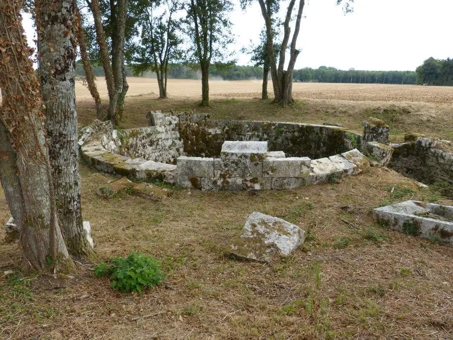Foto de Sitio de fosse - POP Plateforme Ouverte du Patrimoine / Base Mérimée - © Ministère de la Culture (France), Direction Régionale des Affaires Culturelles de Bourgogne-Franche-Comté – Tous droits réservés 