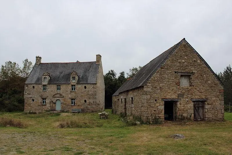 Picture of Kergoz house - Creasy - © Creative Commons (https://creativecommons.org/licenses/by-sa/4.0/deed.fr)