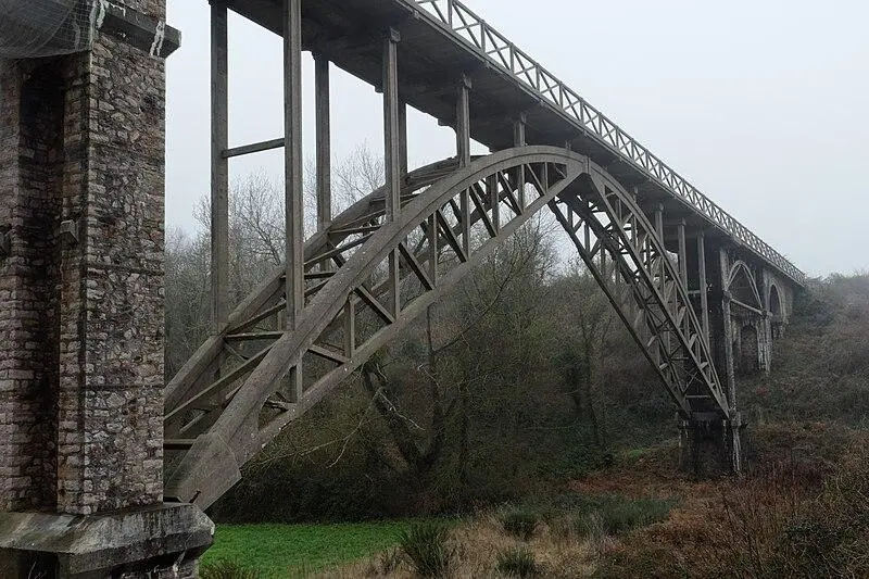 Picture of Caroual viaduct - SamFa - © Creative Commons (https://creativecommons.org/licenses/by-sa/4.0/deed.fr)