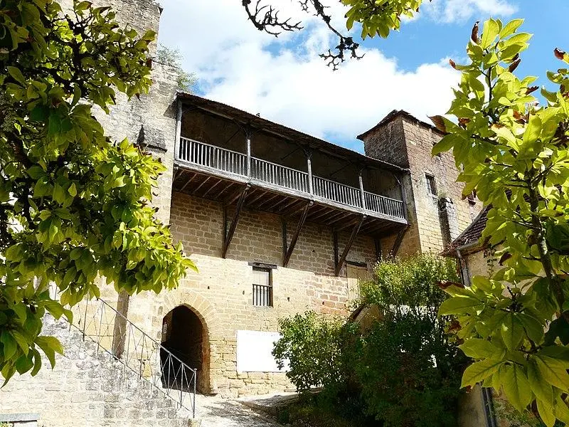 Foto de Château des Bêques y el antiguo cementerio - Père Igor - © Creative Commons (https://creativecommons.org/licenses/by-sa/4.0/deed.fr)