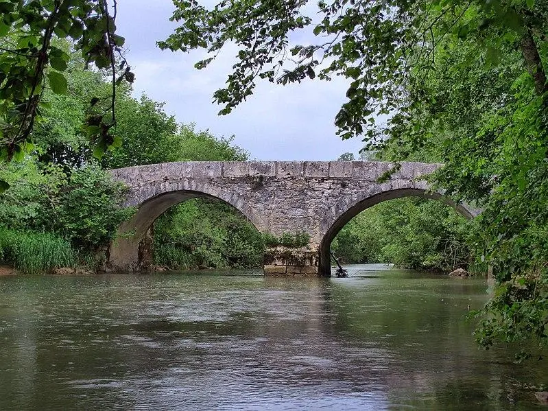 Foto von 18. Jahrhundertbrücke über das Land - Auteur inconnu - © Creative Commons (https://creativecommons.org/licenses/by-sa/4.0/deed.fr)