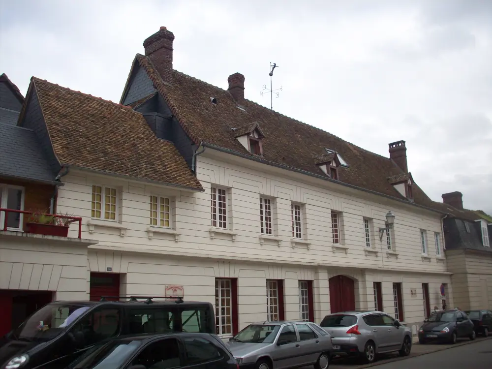 Foto di Old Manor - Sous licence Creative Commons (https://creativecommons.org/licenses/by-sa/4.0/deed.fr) - Par Giogo - © Creative Commons (https://creativecommons.org/licenses/by-sa/4.0/deed.fr)