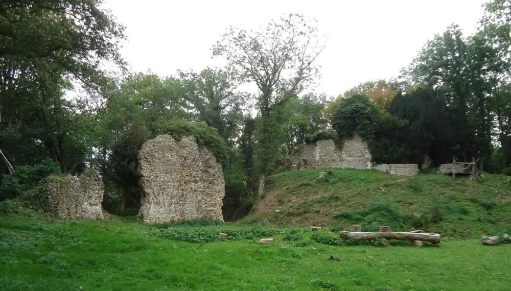 Foto de Castillo medieval - Sous licence Creative Commons (https://creativecommons.org/licenses/by-sa/4.0/deed.fr) - Par Gregofhuest - © Creative Commons (https://creativecommons.org/licenses/by-sa/4.0/deed.fr)