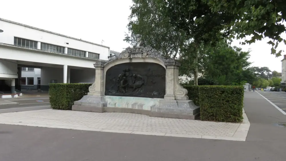 Picture of Pasteur monument - POP Plateforme Ouverte du Patrimoine / Base Mérimée - © Ministère de la Culture (France), Direction Régionale des Affaires Culturelles du Centre-Val de Loire, tous droits réservés