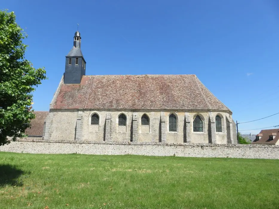 Foto di Chiesa di Saint-Pierre - POP Plateforme Ouverte du Patrimoine / Base Mérimée - © Ministère de la Culture (France), Direction Régionale des Affaires Culturelles du Centre-Val de Loire – Tous droits réservés 