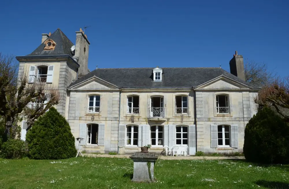 Photo de Château de Belon - POP Plateforme Ouverte du Patrimoine / Base Mérimée - ® Ministère de la Culture (France), Direction Régionale des Affaires Culturelles de Bretagne, tous droits réservés