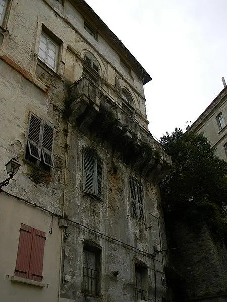 Foto di Caraffa House o Real Estate Ensemble chiamato Caraffa House - Urelianu - © Creative Commons (https://creativecommons.org/licenses/by-sa/4.0/deed.fr)