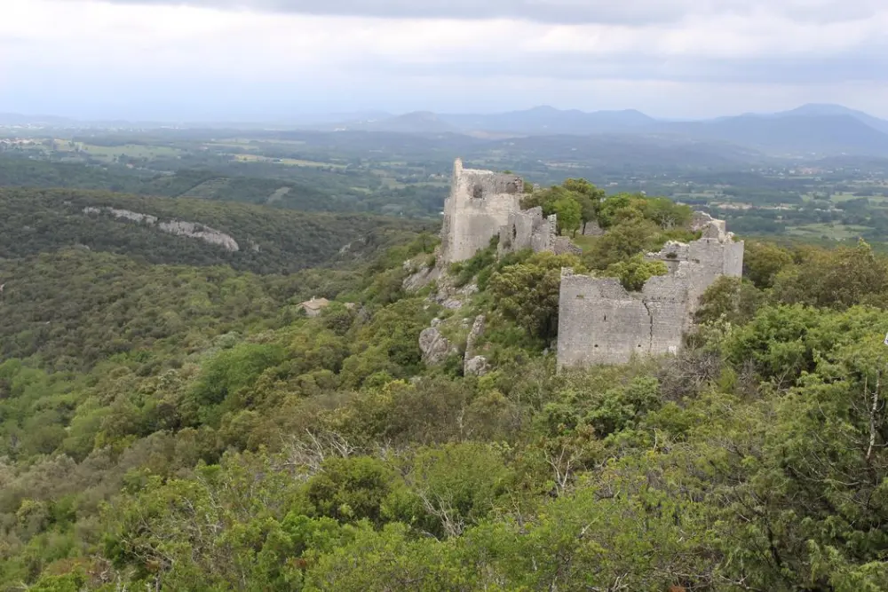 Foto de Ruinas del castillo - POP Plateforme Ouverte du Patrimoine / Base Mérimée - © Ministère de la Culture (France), Médiathèque du patrimoine et de la photographie, diffusion RMN-GP