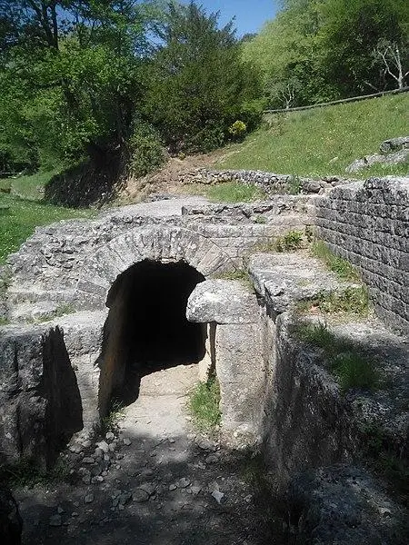 Foto de Aqueducto Nîmes - Hernandlucas - © Creative Commons (https://creativecommons.org/licenses/by-sa/4.0/deed.fr)