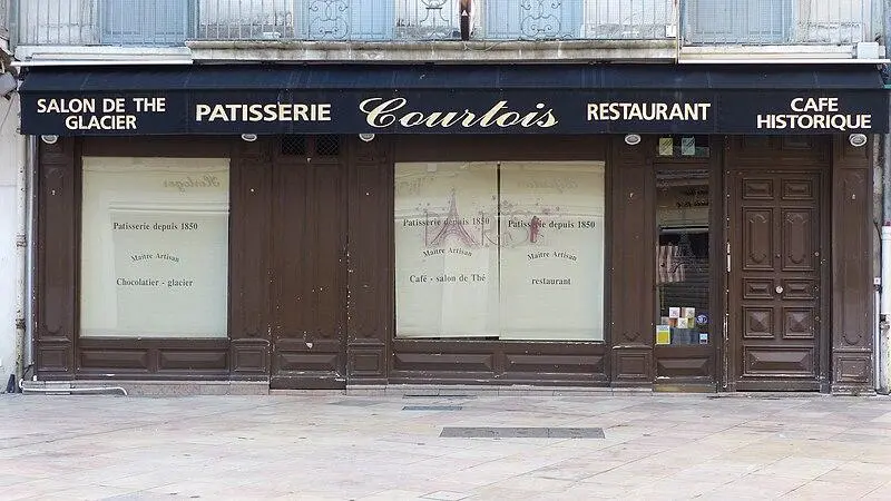 Foto de COURTOIS PASTRY SHANT, ex bocina de confitería - Finoskov - © Creative Commons (https://creativecommons.org/licenses/by-sa/4.0/deed.fr)