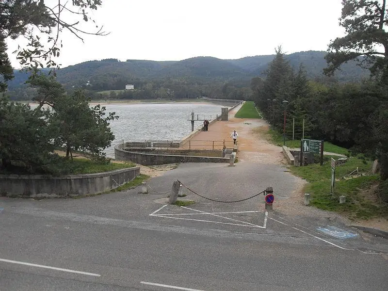 Picture of Canal du Midi: Saint-Ferréol dam (also in commune of Vaudreuille) - JuTe CLZ - © Creative Commons (https://creativecommons.org/licenses/by-sa/4.0/deed.fr)