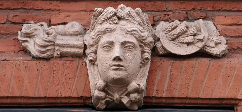 Picture of Building - Caroline Léna Becker - © Creative Commons (https://creativecommons.org/licenses/by-sa/4.0/deed.fr)