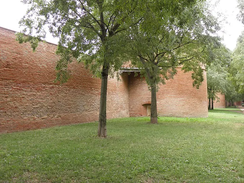 Picture of Medieval rampart - Gzen92 - © Creative Commons (https://creativecommons.org/licenses/by-sa/4.0/deed.fr)