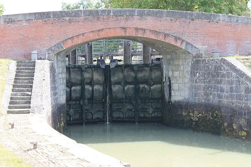 Picture of Canal du Midi: Double bunter of the wild boar - Antoine Bouyer - © Creative Commons (https://creativecommons.org/licenses/by-sa/4.0/deed.fr)