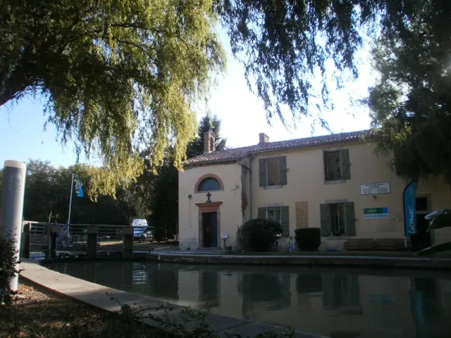 Foto di Canal du Midi: set ecluusivo di Negra e i suoi allegati alberghieri - Monuments tale - © Creative Commons (https://creativecommons.org/licenses/by-sa/4.0/deed.fr)