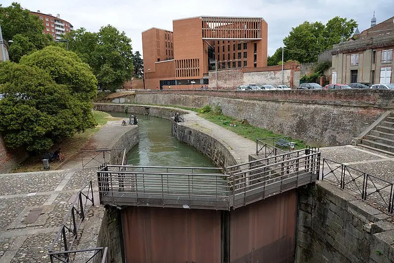 Picture of Saint-Pierre double lock on the Brienne canal - Calips - © Creative Commons (https://creativecommons.org/licenses/by-sa/4.0/deed.fr)