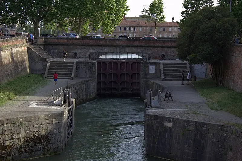 Picture of Saint-Pierre double lock on the Brienne canal - PierreSelim - © Creative Commons (https://creativecommons.org/licenses/by-sa/4.0/deed.fr)