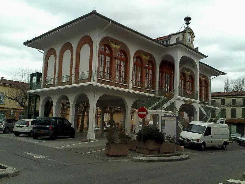 Picture of Halle-Mairie, currently a municipal library - Paternel 1 - © Creative Commons (https://creativecommons.org/licenses/by-sa/4.0/deed.fr)