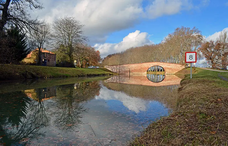 Foto von Canal du Midi: Deyme Bridge - Selbymay - © Creative Commons (https://creativecommons.org/licenses/by-sa/4.0/deed.fr)