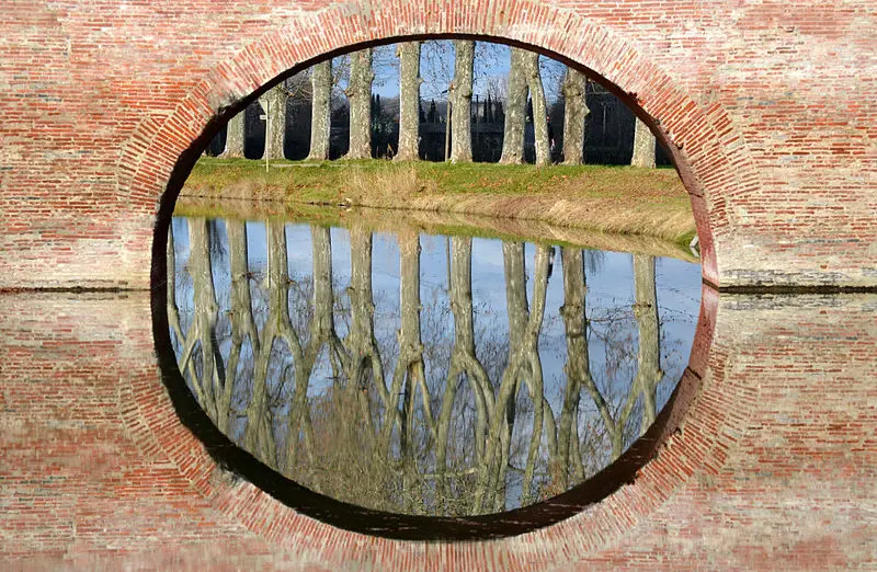 Foto von Canal du Midi: Deyme Bridge - Selbymay - © Creative Commons (https://creativecommons.org/licenses/by-sa/4.0/deed.fr)