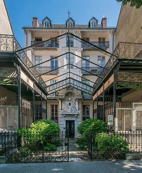 Picture of Pyrene villa - Tournasol7 - © Creative Commons (https://creativecommons.org/licenses/by-sa/4.0/deed.fr)