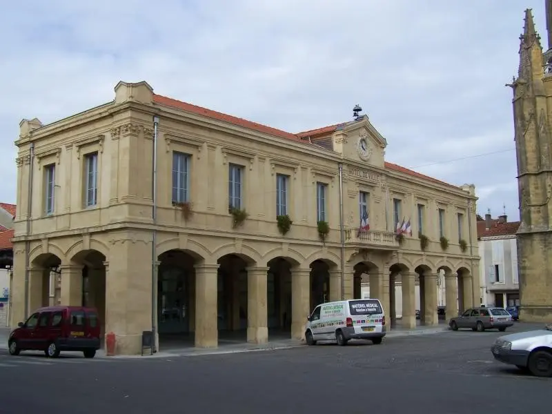 Picture of Halle-mairie - Zzabeth - © Creative Commons (https://creativecommons.org/licenses/by-sa/4.0/deed.fr)