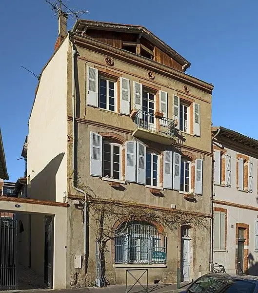 Picture of Building called old granaries of the Saint-Sernin or old dormitory chapter - Didier Descouens - © Creative Commons (https://creativecommons.org/licenses/by-sa/4.0/deed.fr)