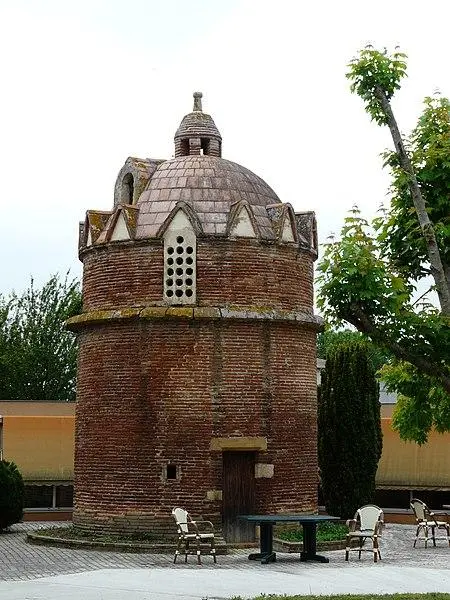 Picture of Pigeonnier dit Colombier du Grilhon - Père Igor - © Creative Commons (https://creativecommons.org/licenses/by-sa/4.0/deed.fr)