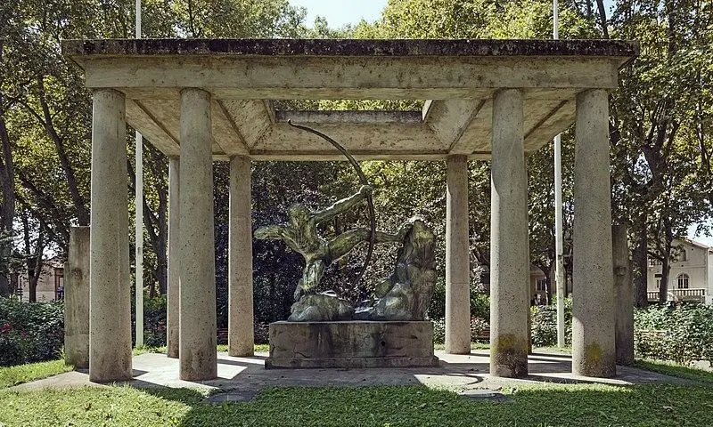 Picture of Monument to sport and Maysonnié - Didier Descouens - © Creative Commons (https://creativecommons.org/licenses/by-sa/4.0/deed.fr)