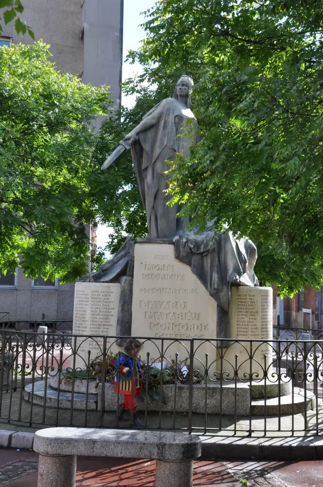 Foto di Monumento alla guerra della guerra del 1914-1918 dei distretti di Bayard, Matabiau, Concorde e Chalets - Sous licence Creative Commons (https://creativecommons.org/licenses/by-sa/4.0/deed.fr) - Par Panoramio upload bot - © Creative Commons (https://creativecommons.org/licenses/by-sa/4.0/deed.fr)