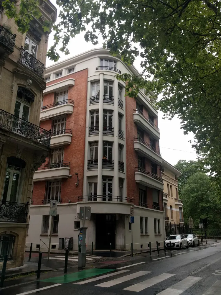 Foto di Edificio situato 2 Allées Forein-François-Verdier e 2 Rue de la Brasserie - Sous licence Creative Commons (https://creativecommons.org/licenses/by-sa/4.0/deed.fr) - Par Shkoms - © Creative Commons (https://creativecommons.org/licenses/by-sa/4.0/deed.fr)