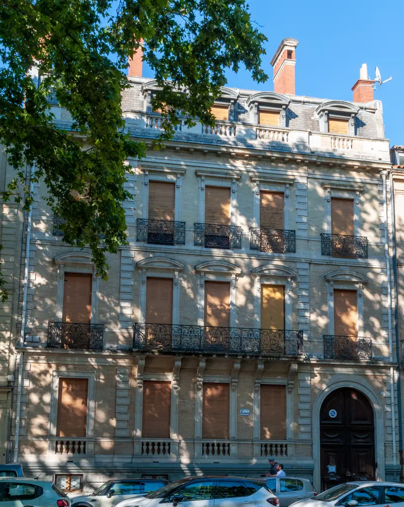Foto di Baylet Mansion - Sous licence Creative Commons (https://creativecommons.org/licenses/by-sa/4.0/deed.fr) - Par Don-vip - © Creative Commons (https://creativecommons.org/licenses/by-sa/4.0/deed.fr)