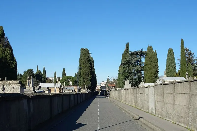 Foto de Entrada al cementerio Terre-Cabade - Abdoucondorcet - © Creative Commons (https://creativecommons.org/licenses/by-sa/4.0/deed.fr)