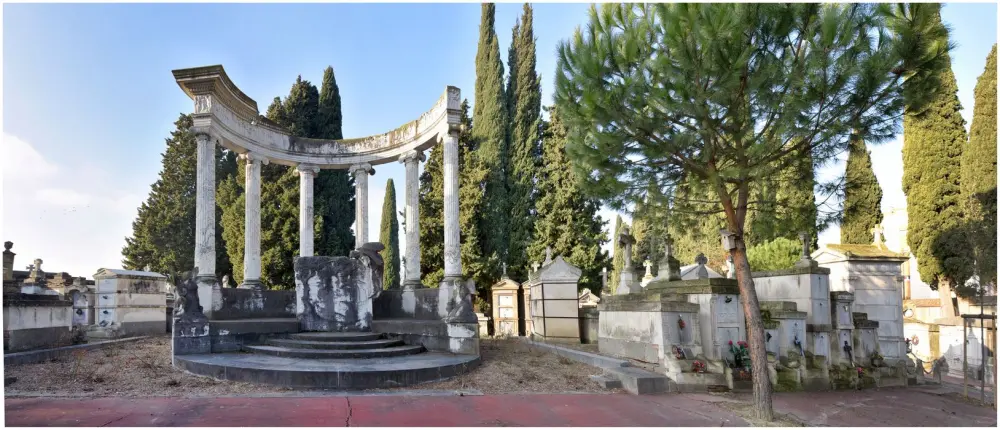 Foto von Trauerdenkmal von Aristide und Marie Bergès - POP Plateforme Ouverte du Patrimoine / Base Mérimée - © Ministère de la Culture (France), Direction Régionale des Affaires Culturelles d'Occitanie, tous droits réservés