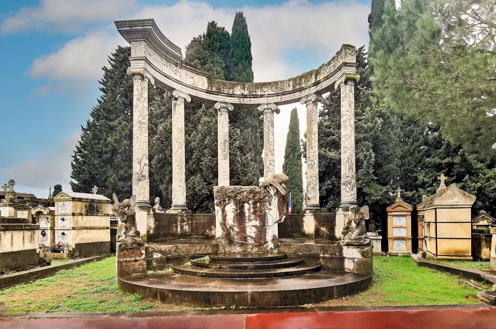 Foto von Trauerdenkmal von Aristide und Marie Bergès - Sous licence Creative Commons (https://creativecommons.org/licenses/by-sa/4.0/deed.fr) - Par Archaeodontosaurus - © Creative Commons (https://creativecommons.org/licenses/by-sa/4.0/deed.fr)