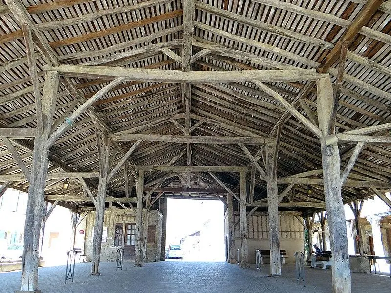 Foto de Sala - MOSSOT - © Creative Commons (https://creativecommons.org/licenses/by-sa/4.0/deed.fr)